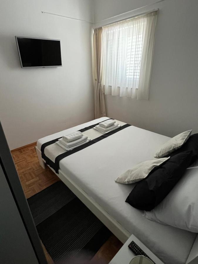 Apartments Loncar-Near Zrce Beach Novaglia Esterno foto