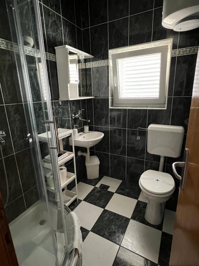 Apartments Loncar-Near Zrce Beach Novaglia Esterno foto
