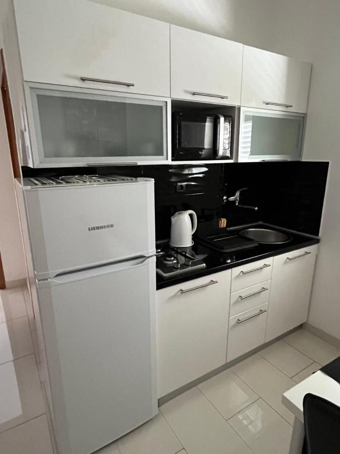 Apartments Loncar-Near Zrce Beach Novaglia Esterno foto
