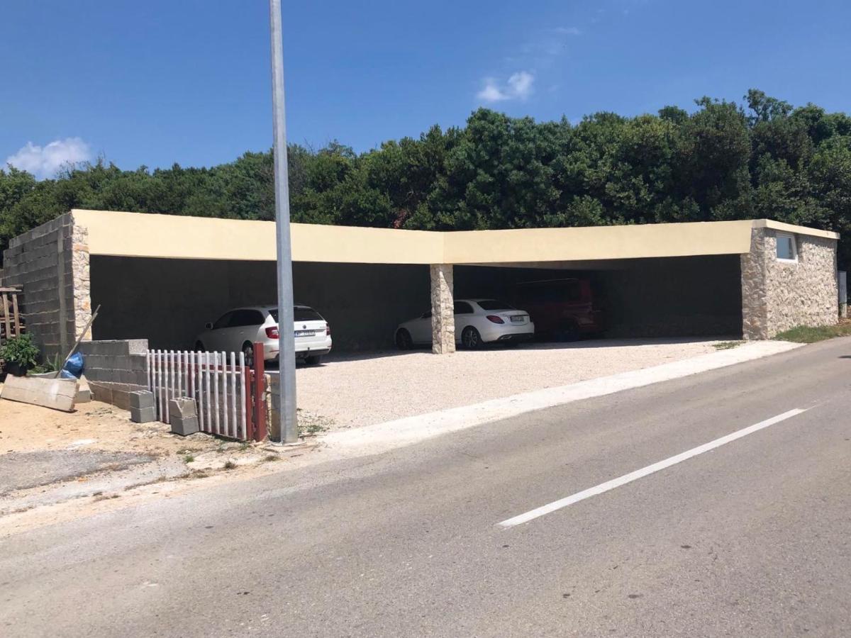 Apartments Loncar-Near Zrce Beach Novaglia Esterno foto