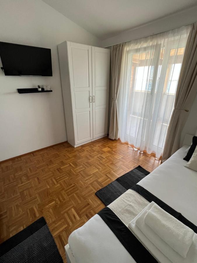 Apartments Loncar-Near Zrce Beach Novaglia Esterno foto