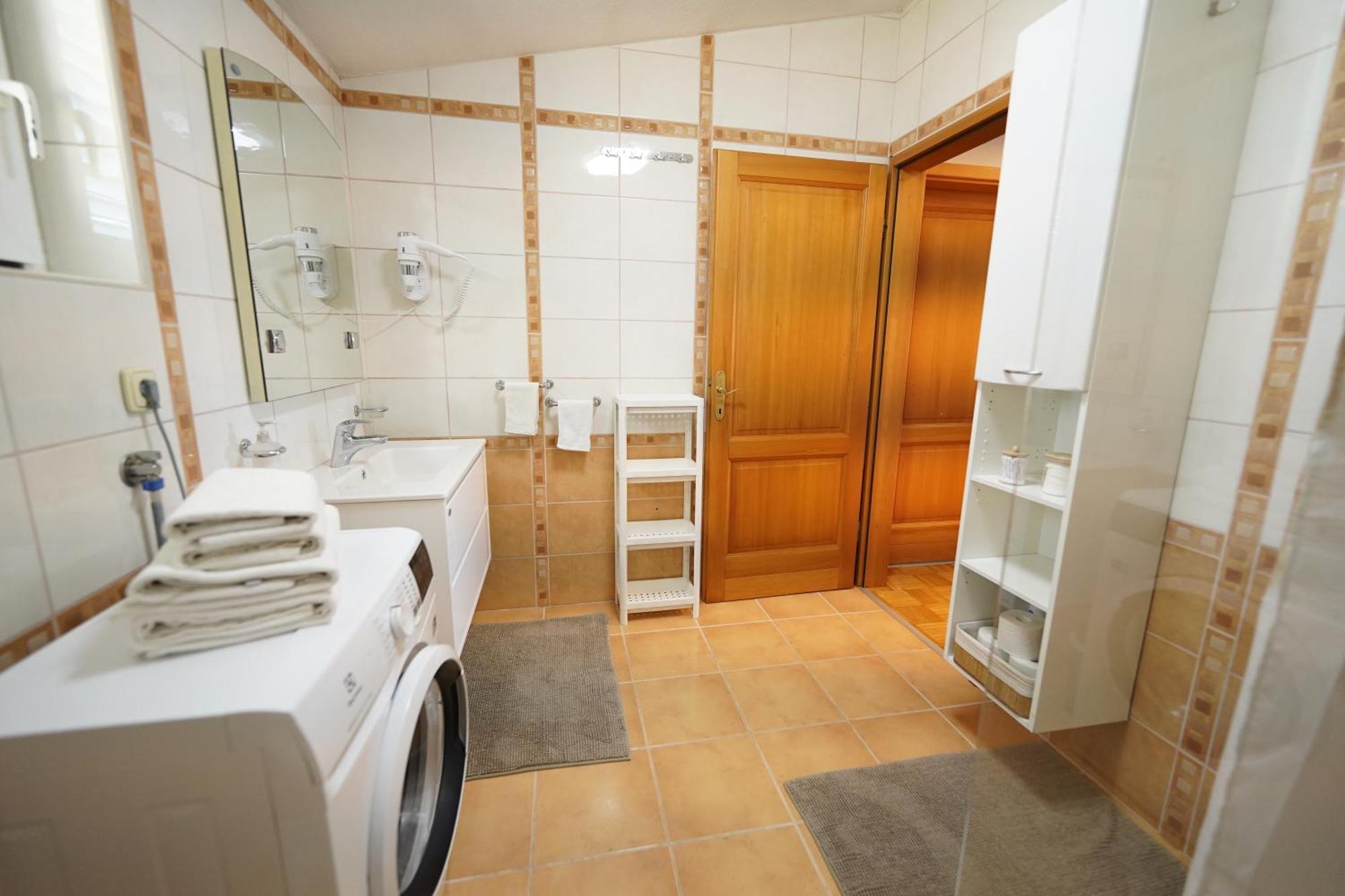 Apartments Loncar-Near Zrce Beach Novaglia Esterno foto