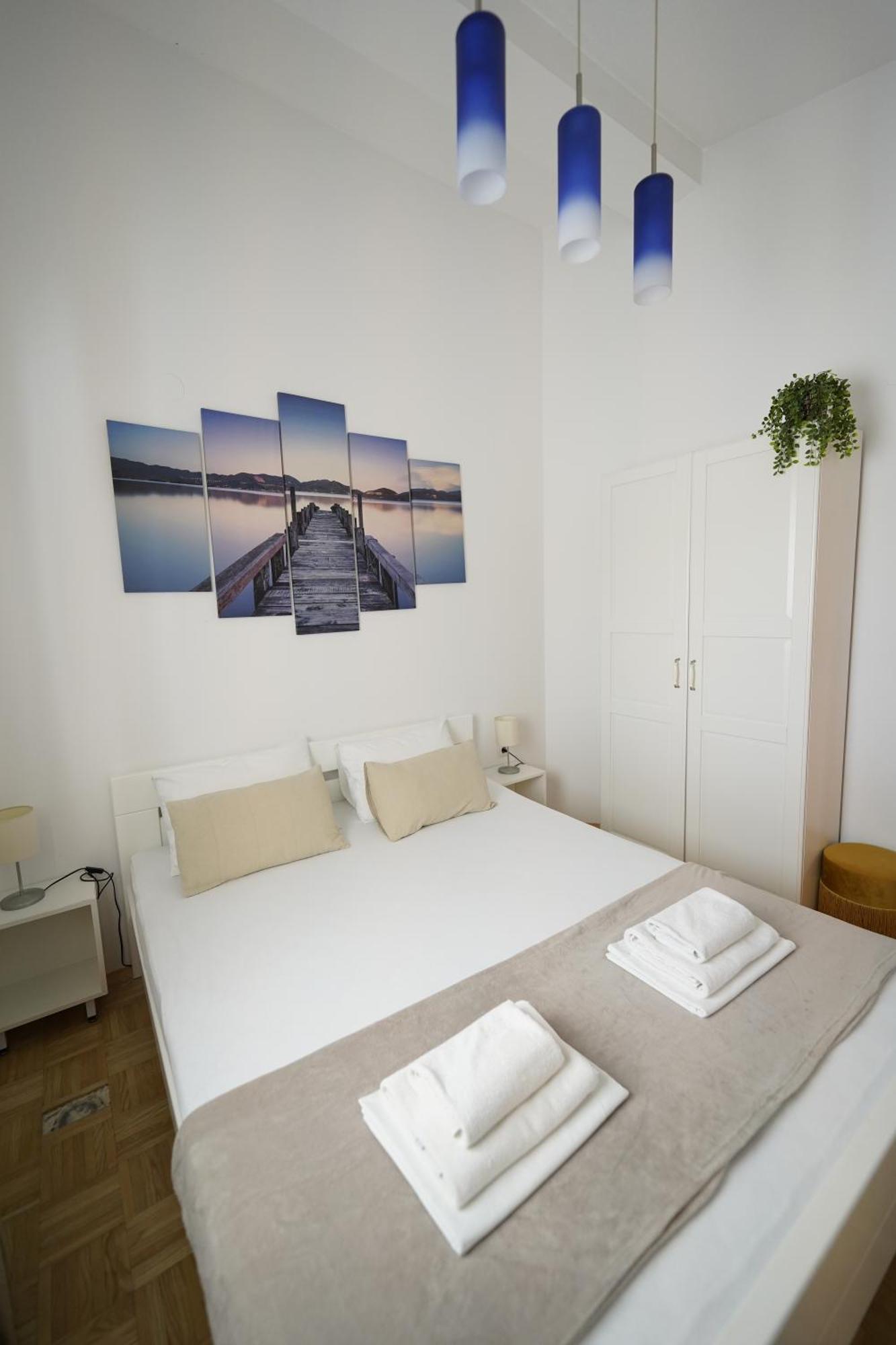 Apartments Loncar-Near Zrce Beach Novaglia Esterno foto